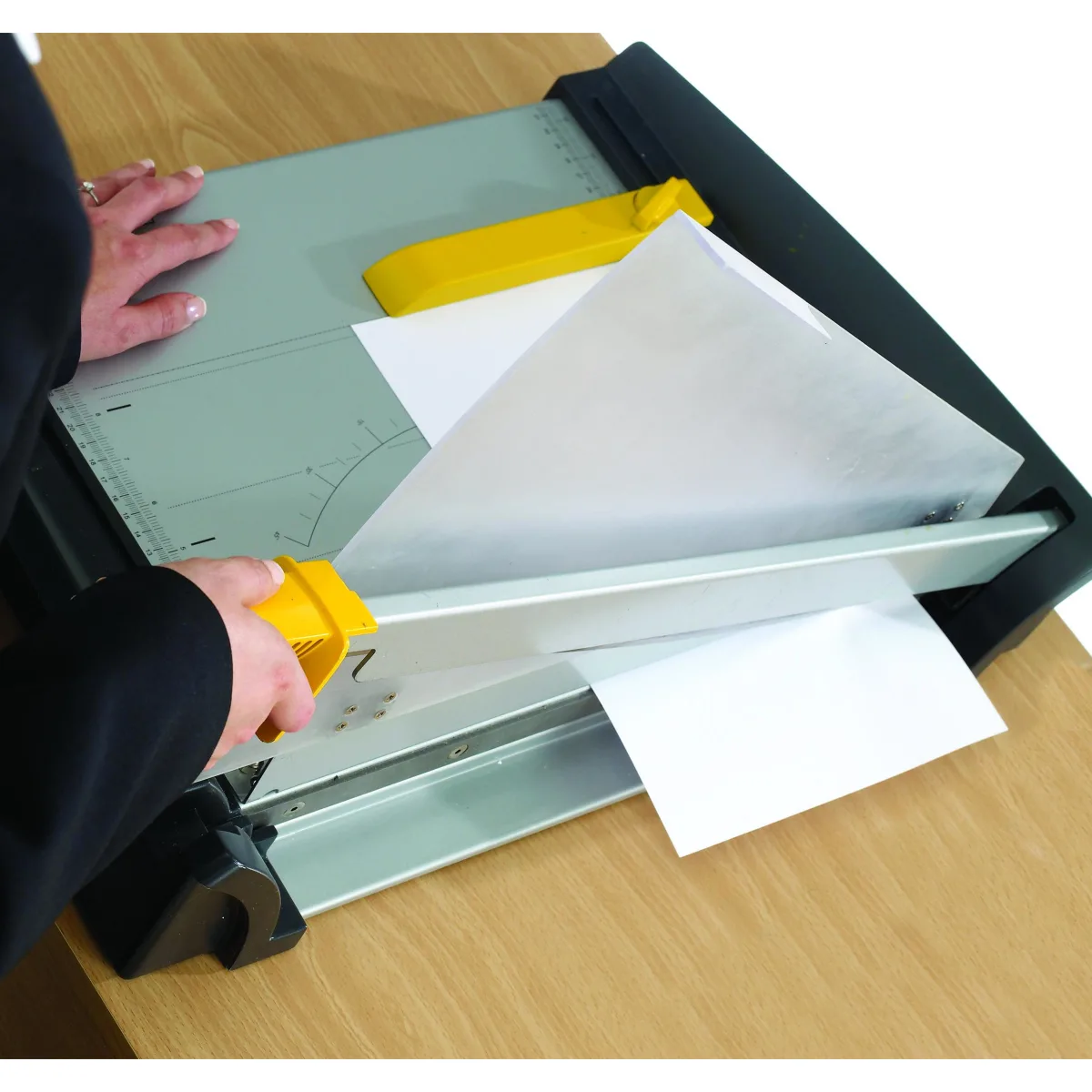 Fellowes Ghilotina A3 Plasma parghie 40 coli 455mm angle