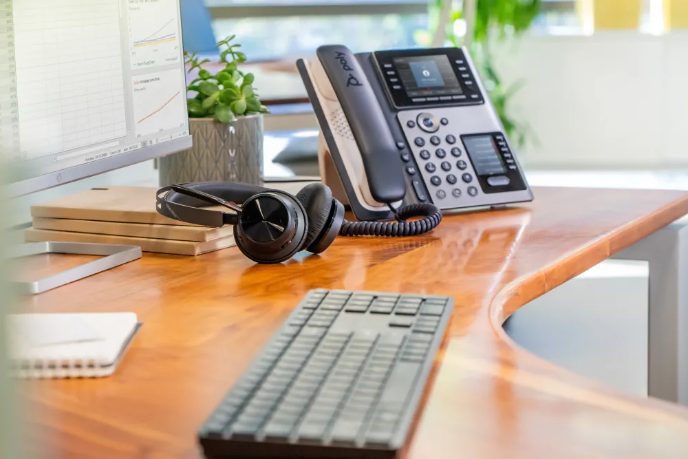 HP Poly Edge E400 IP Phone and PoE-enabled 
