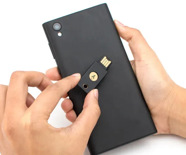 Yubico YubiKey 5 NFC FIPS 140-2, cheie USB-A cu NFC 