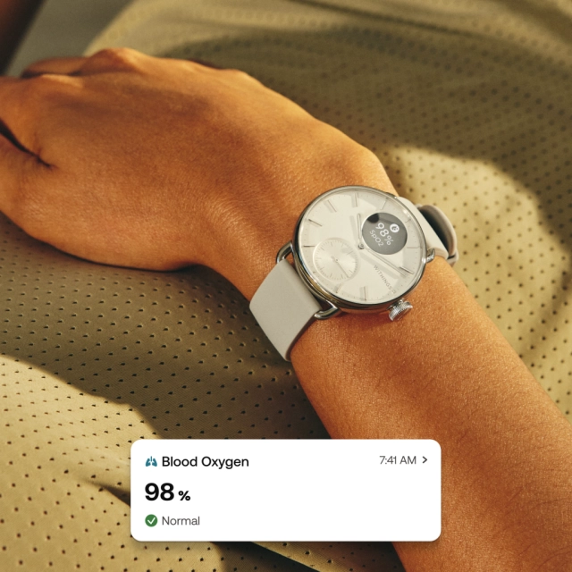 Withings Scanwatch 2, 38mm - White lifestyle