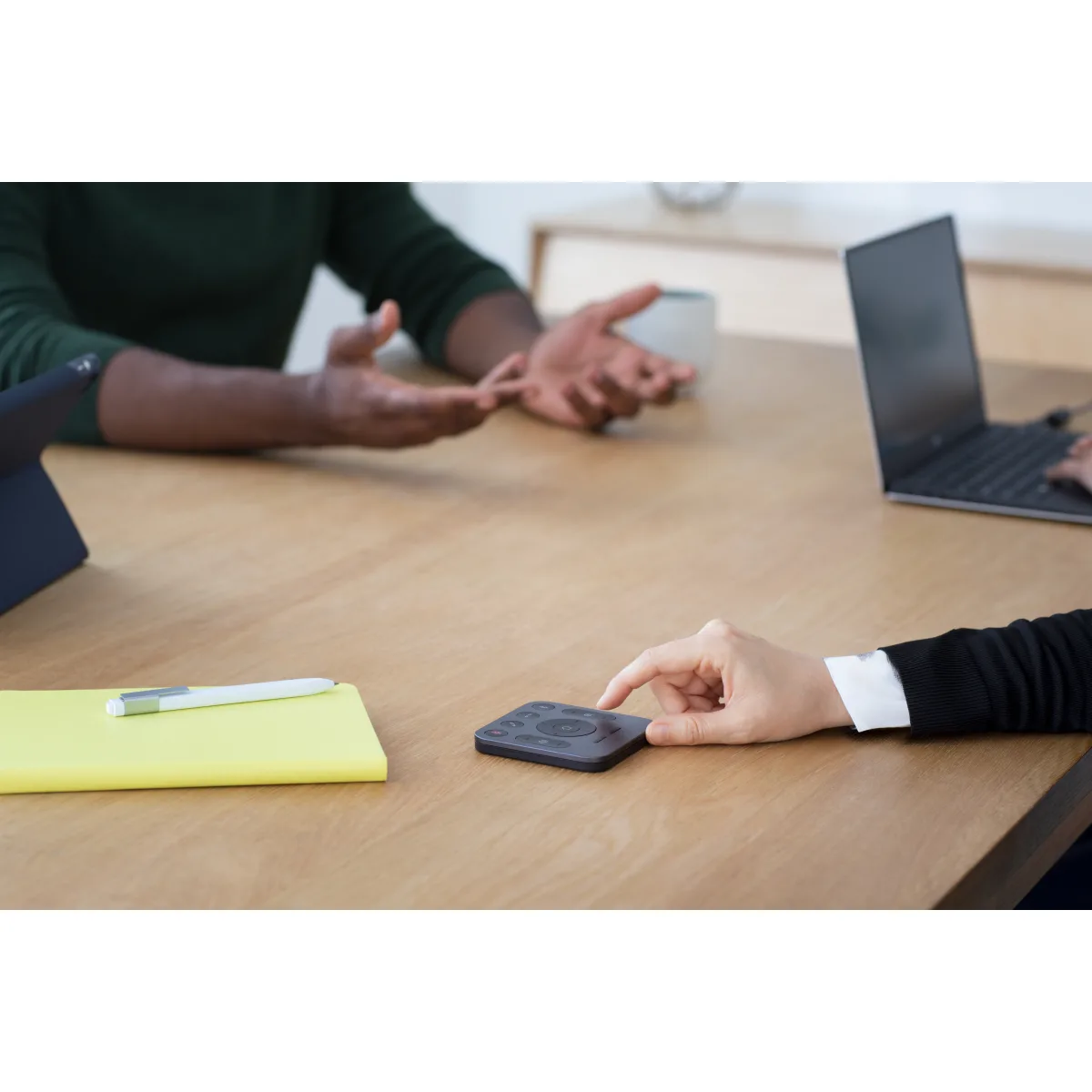 Logitech Telecomanda de schimb pentru MeetUp angle
