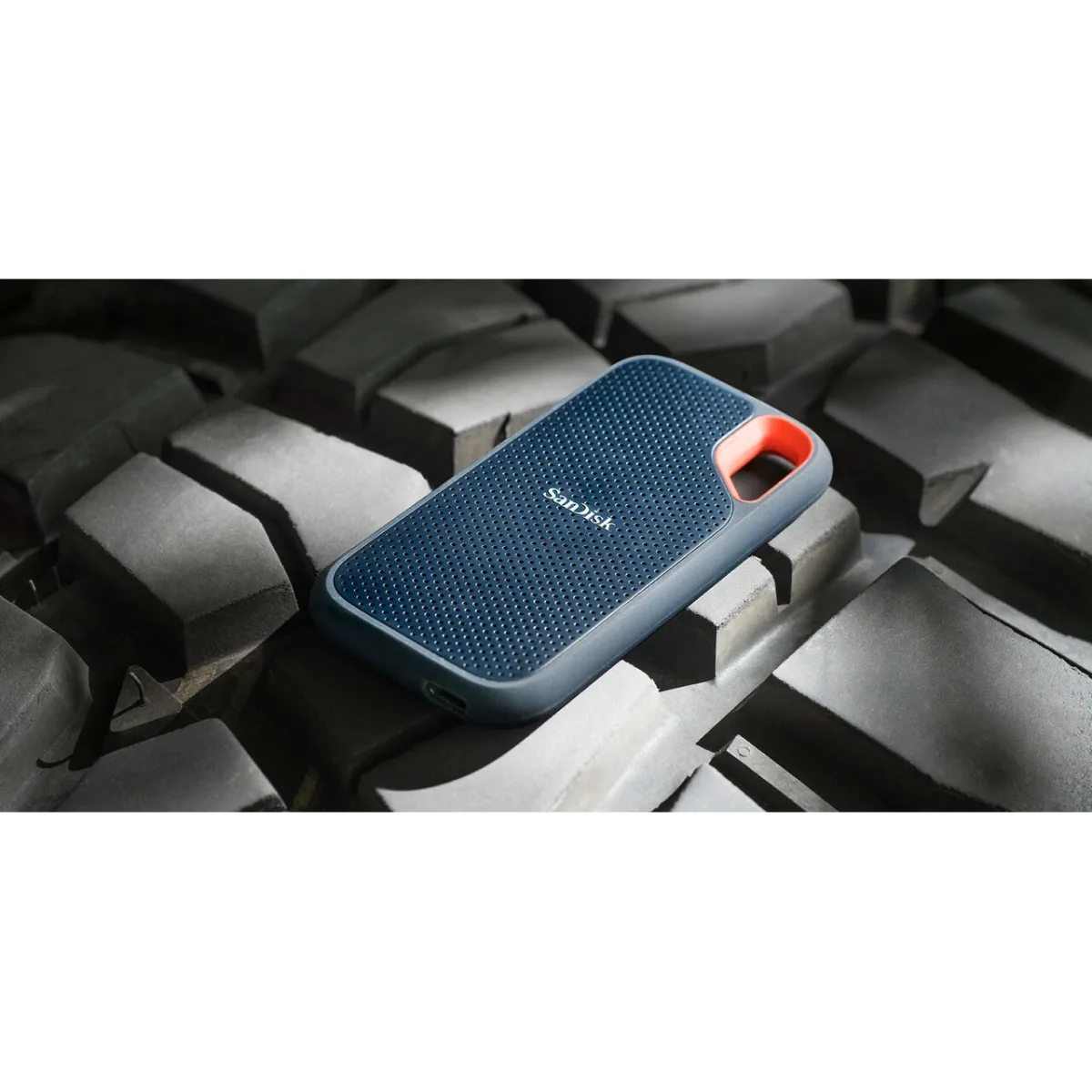 SanDisk Extreme Portable V2, SSD Extern 1TB, NVMe, USB 3.2 Type-C 