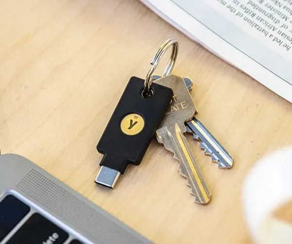 Yubico Security Key C NFC, cheie FIDO2 USB-C cu NFC 