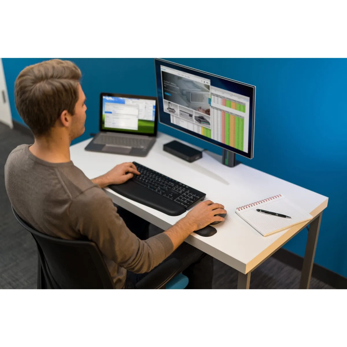 Kensington ES Wrist Rest for Standard Kb, ErgoSoftT Wrist Rest angle