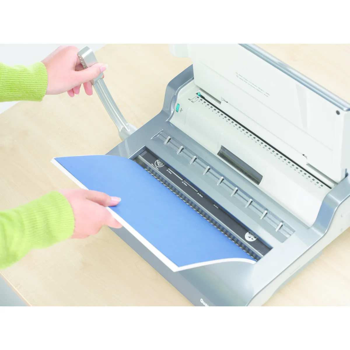 Fellowes Aparat indosariat A4 QuasarWire 130 coli 15coli inelemetalice