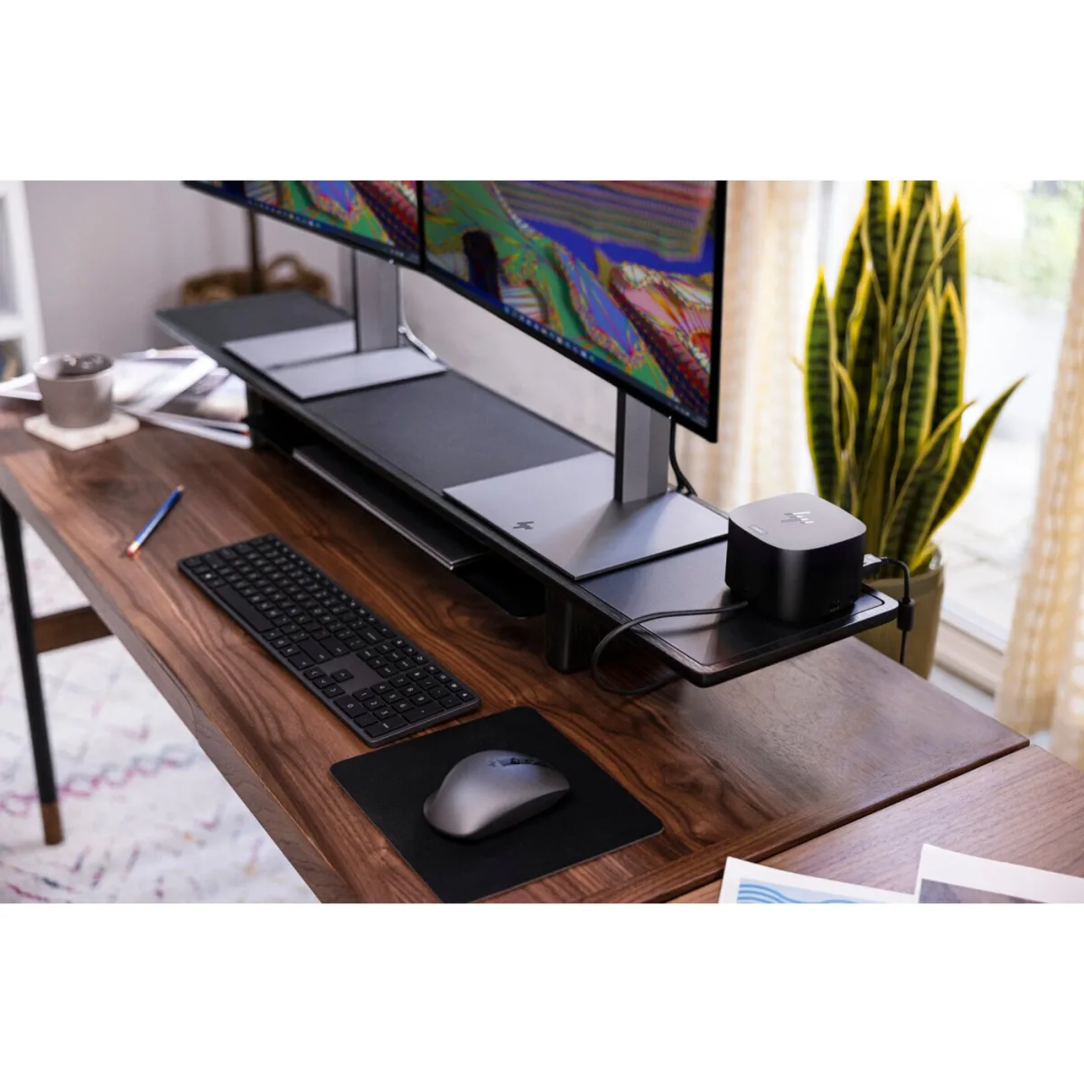 HP Docking Station Thunderbolt Dock G4 USB-C USBC TB4 (4J0G4AA) lifestyle