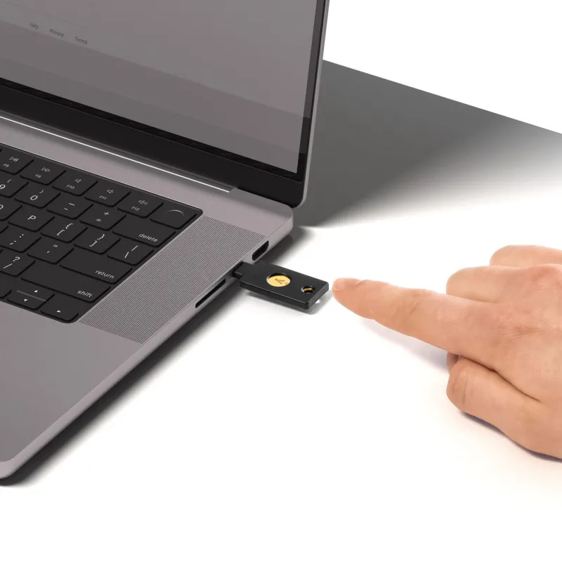 Yubico Security Key C NFC, cheie FIDO2 USB-C cu NFC 