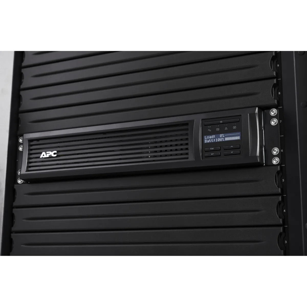 UPS APC Smart-UPS 2200VA/1980W LCD RM 2U, line-interactive, angle