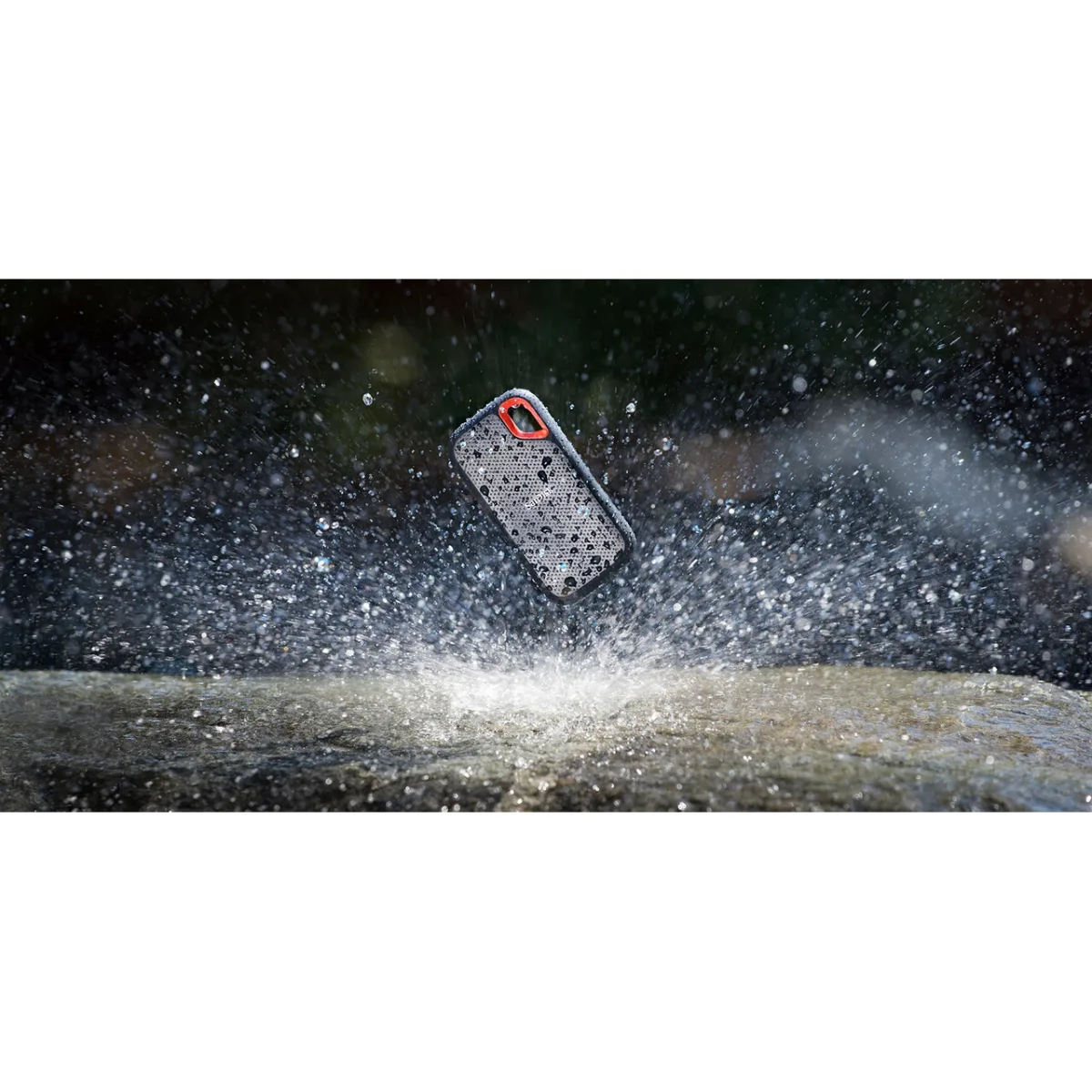 SanDisk Extreme V2 SSD portabil 500GB USB 3.1 IP55 rezistent la apa si praf 1000Mb/s 