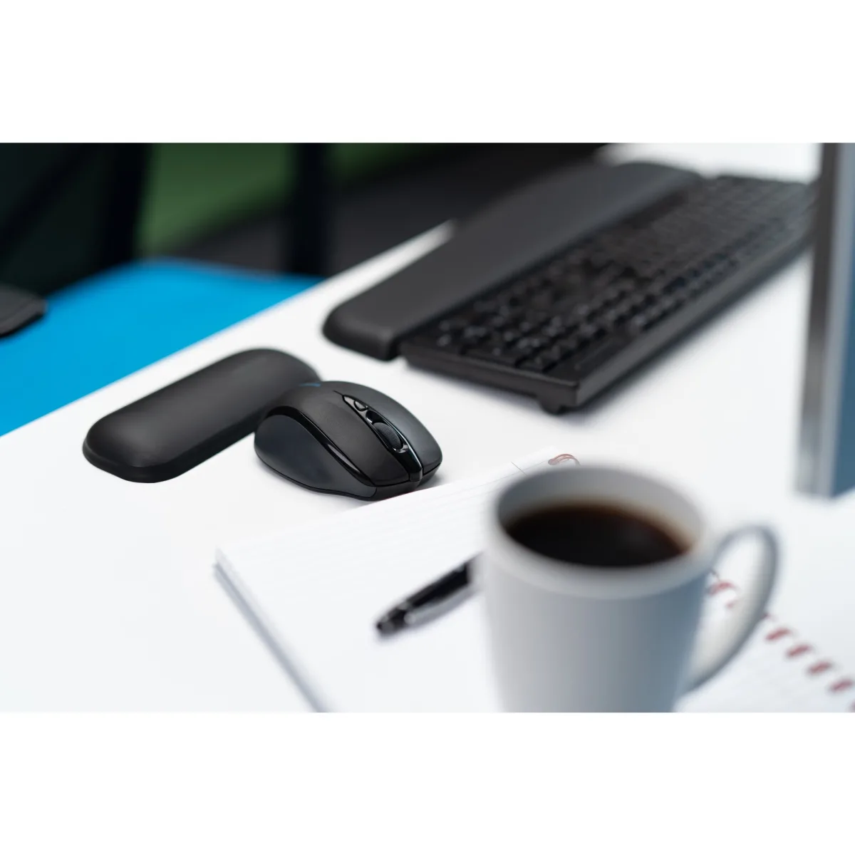 Kensington ES Wrist Rest for Standard Kb, ErgoSoftT Wrist Rest angle