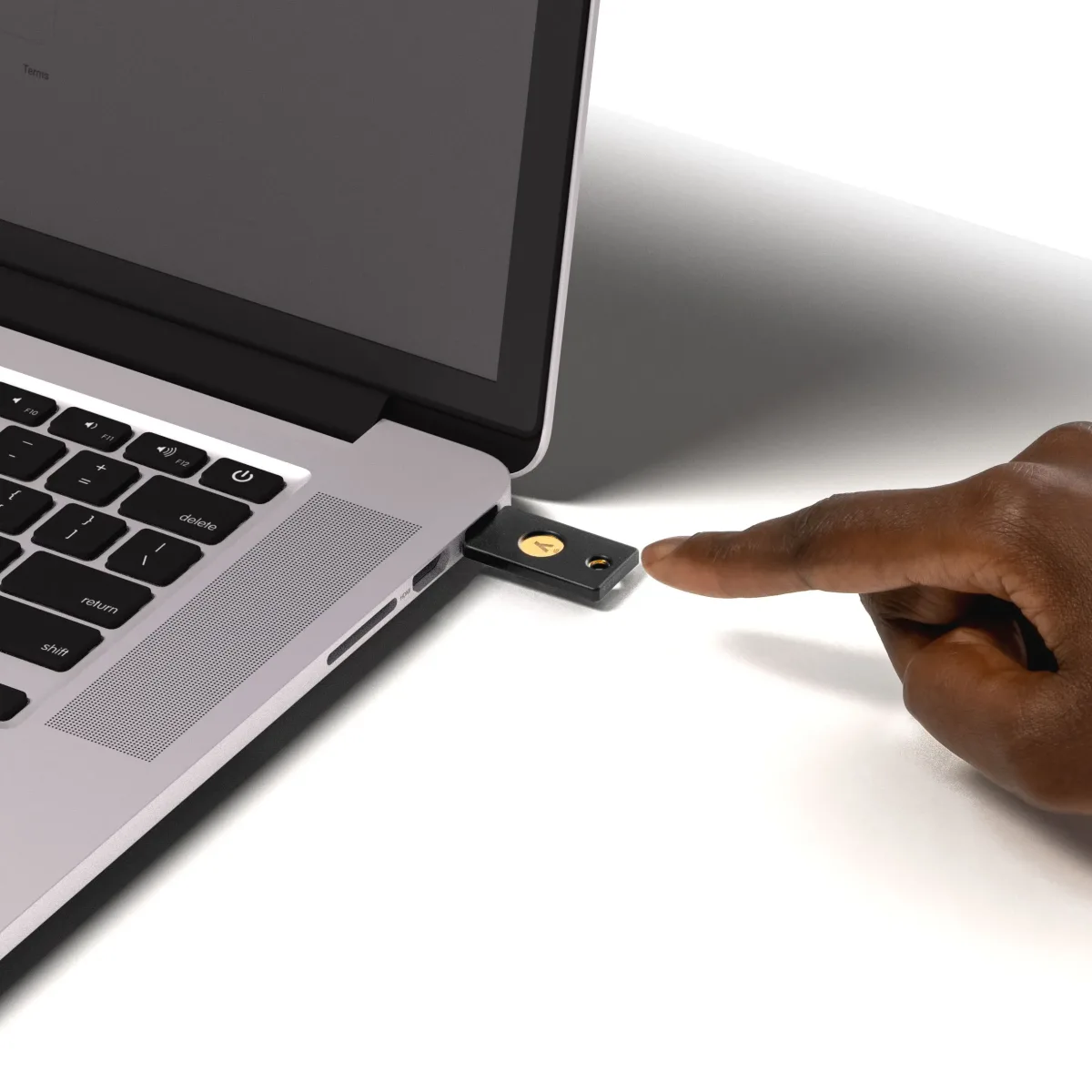Yubico YubiKey 5 NFC FIPS 140-2, cheie USB-A cu NFC 
