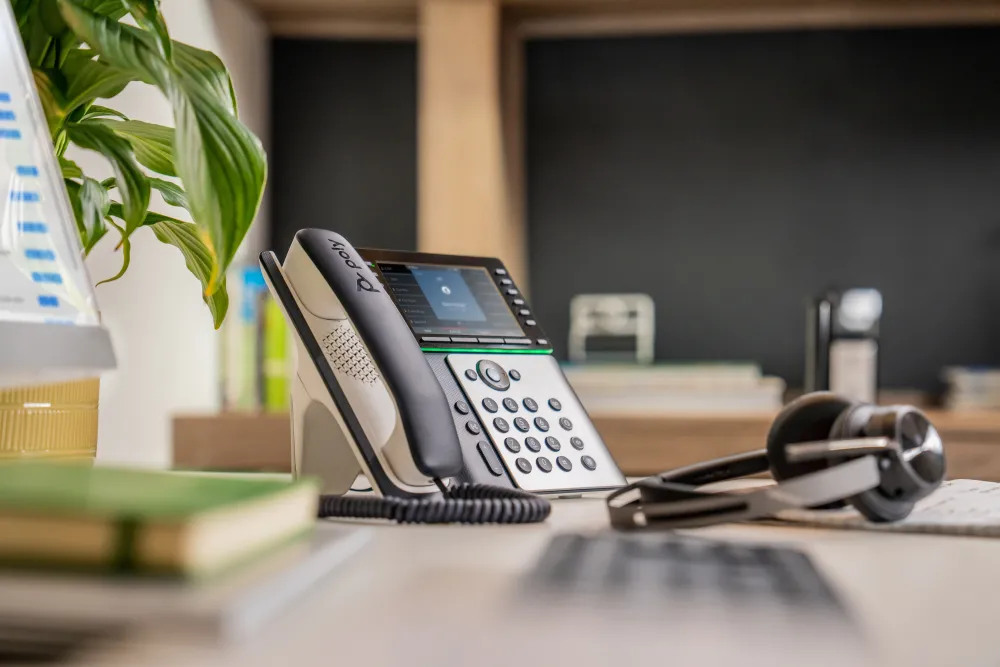 HP Poly Edge E550 IP Phone and PoE-enabled 