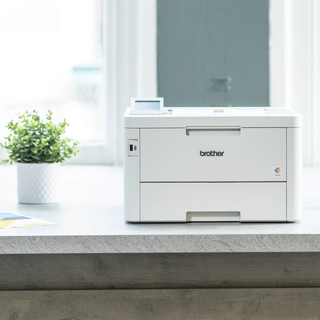 Brother HL-L8240CDW imprimanta LED color A4 NFC (HLL8240CDWYJ1) lifestyle